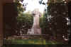 Krzy� - "tymczasowy" pomnik centralny. Lato 2001r.