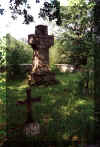 Widok pomnika i pola grobowego. Lato 2001 r.